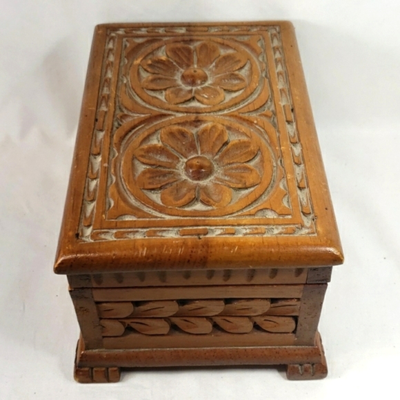 Antique Handmade Carved Wood Jewelry Box/Trinket Box w/Floral Design  - Picture 5 of 13